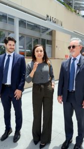 Doe, Jane contra David, Alkiviades - Veredicto de $900 Millones - Los Ángeles, California